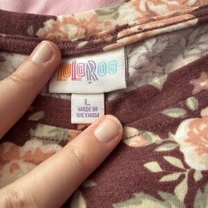 LuLaRoe Leah top